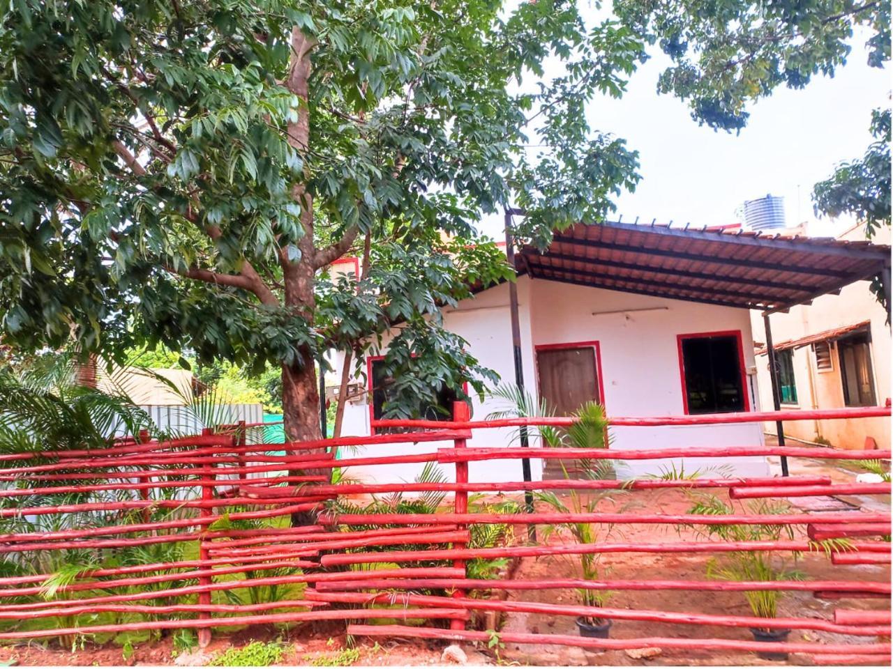 Golden Magnolia Homestay Bangalore Bagian luar foto
